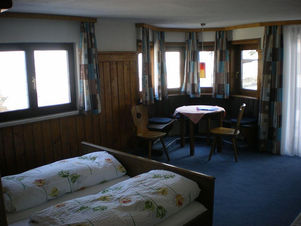 Gaestehaus Zugspitzblick Berwang Exterior photo